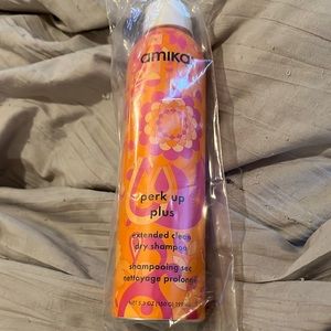 Amika dry shampoo